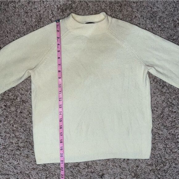 Vintage Vince Camuto Sweater - Pale Yellow - Picture 6 of 9